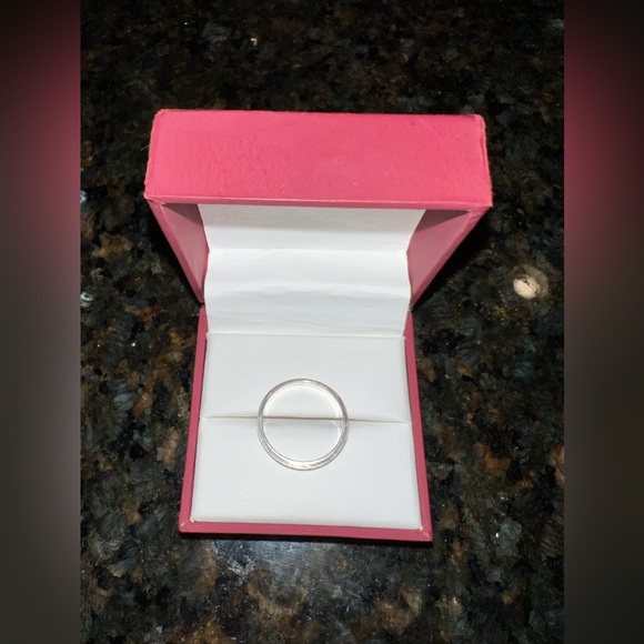 Men’s 1/5 ct. Diamond Ring - Picture 4 of 4